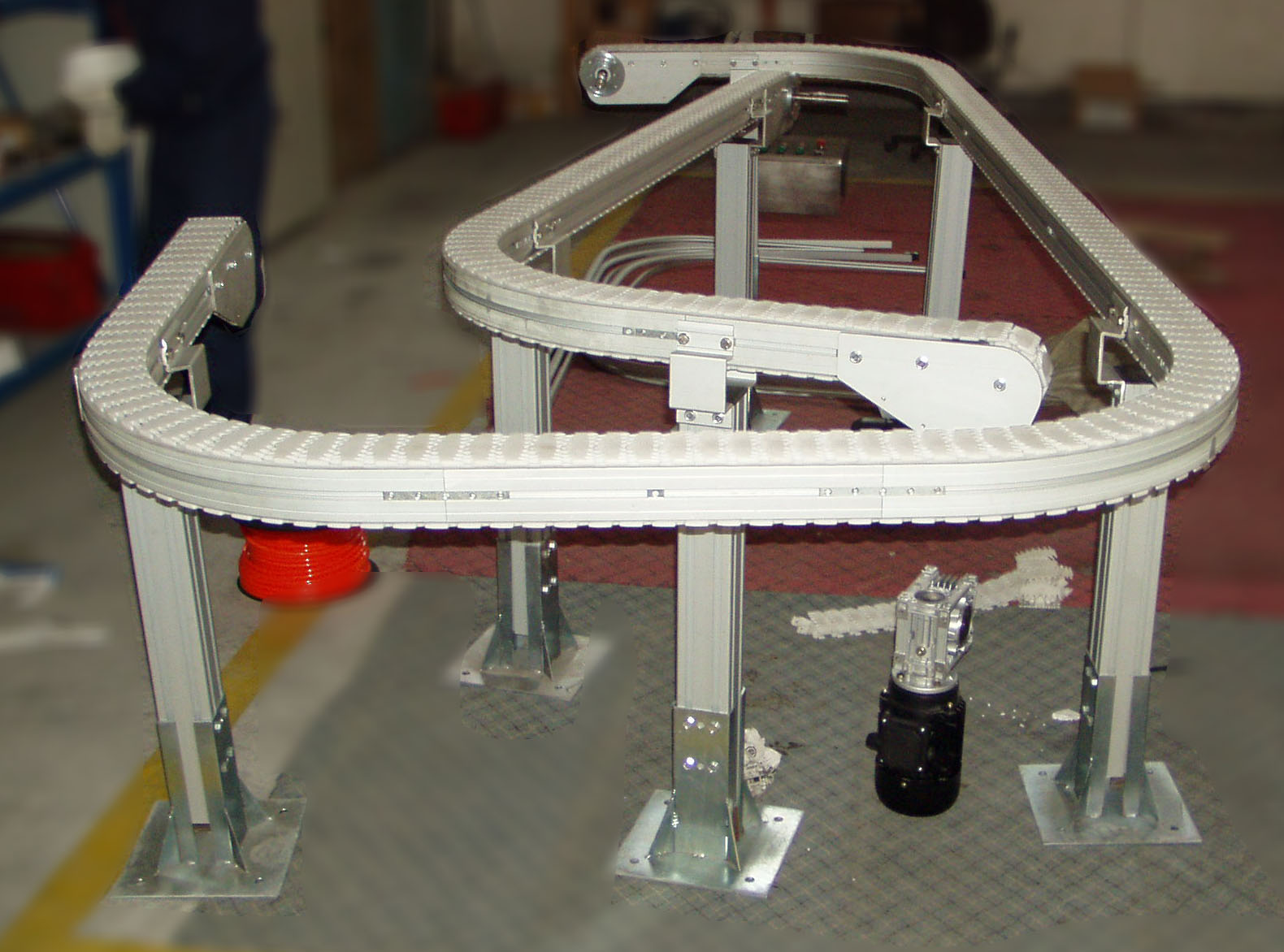 柔性輸送機(jī).jpg