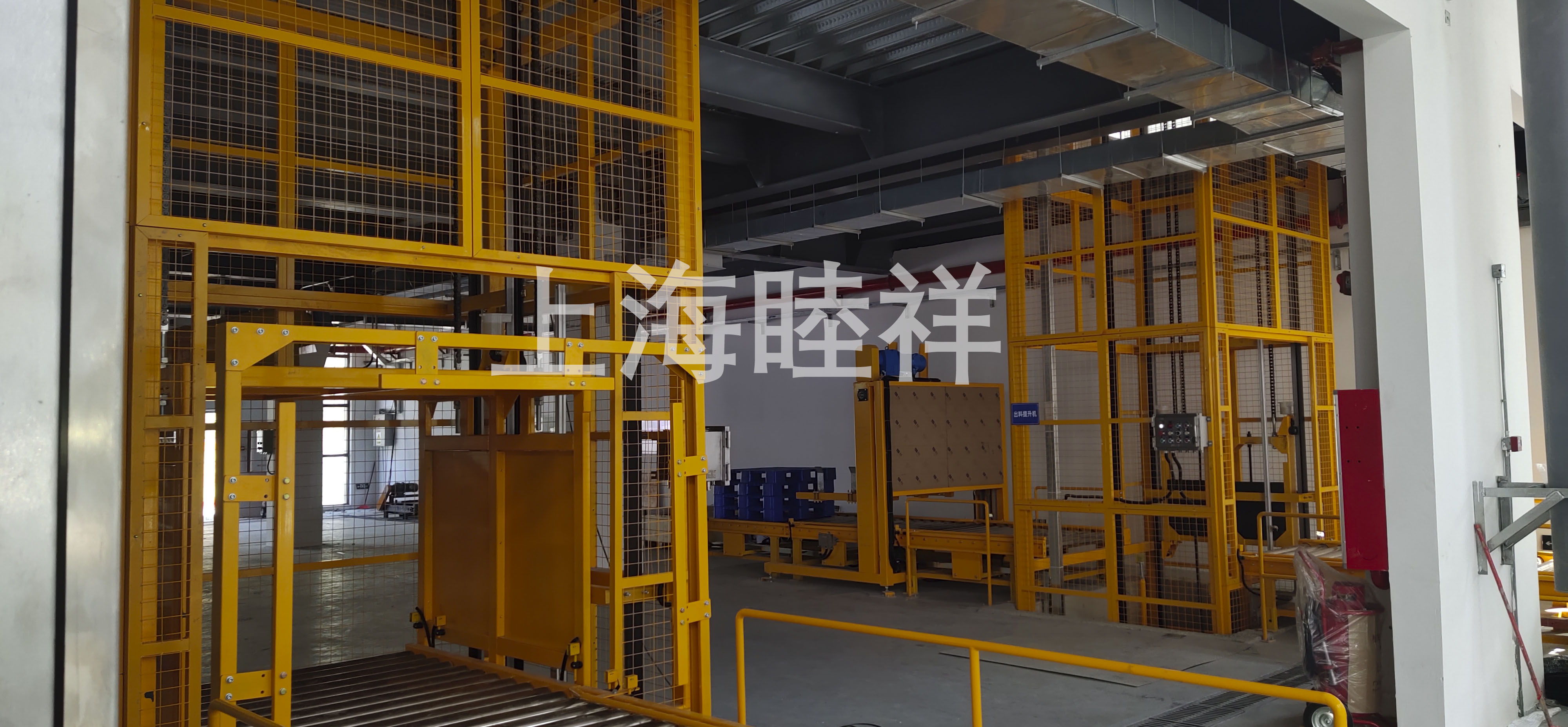 上海睦祥提升機(jī)項(xiàng)目工程 一 廣州客戶(hù)工廠現(xiàn)場(chǎng)提升機(jī)系統(tǒng)安裝調(diào)試
