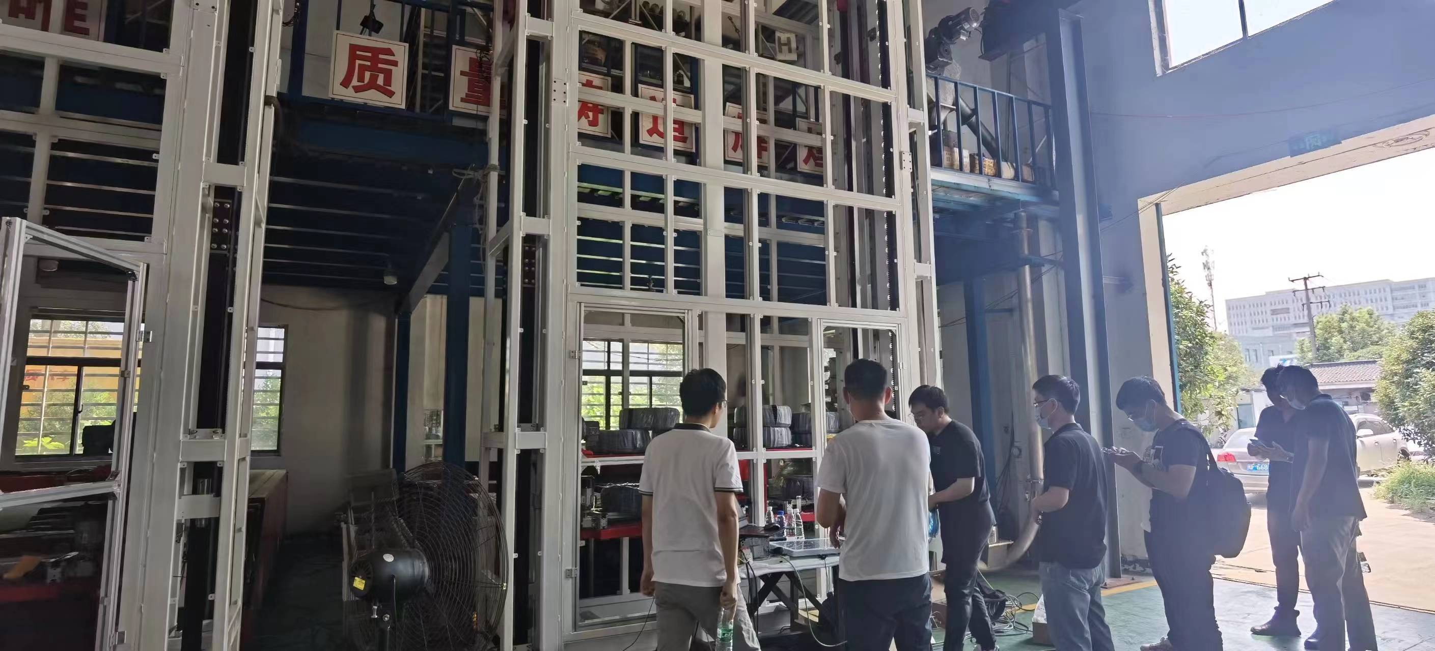 睦祥高顏值新能源領域高速智能提升機