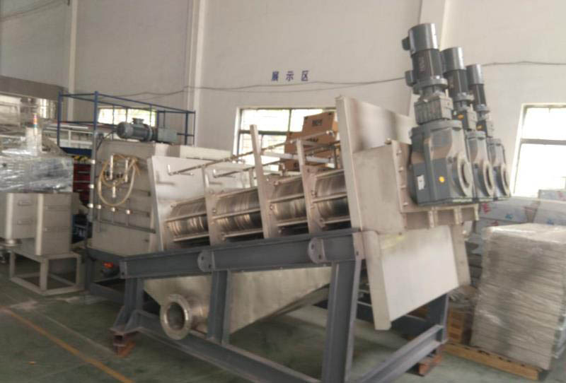 疊螺式污泥脫水機(jī).jpg